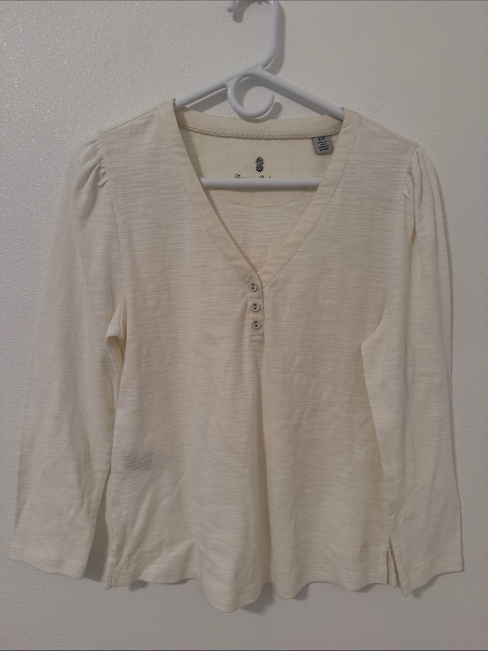 Tommy Bahama Cream Long-Sleeve V-Neck Henley